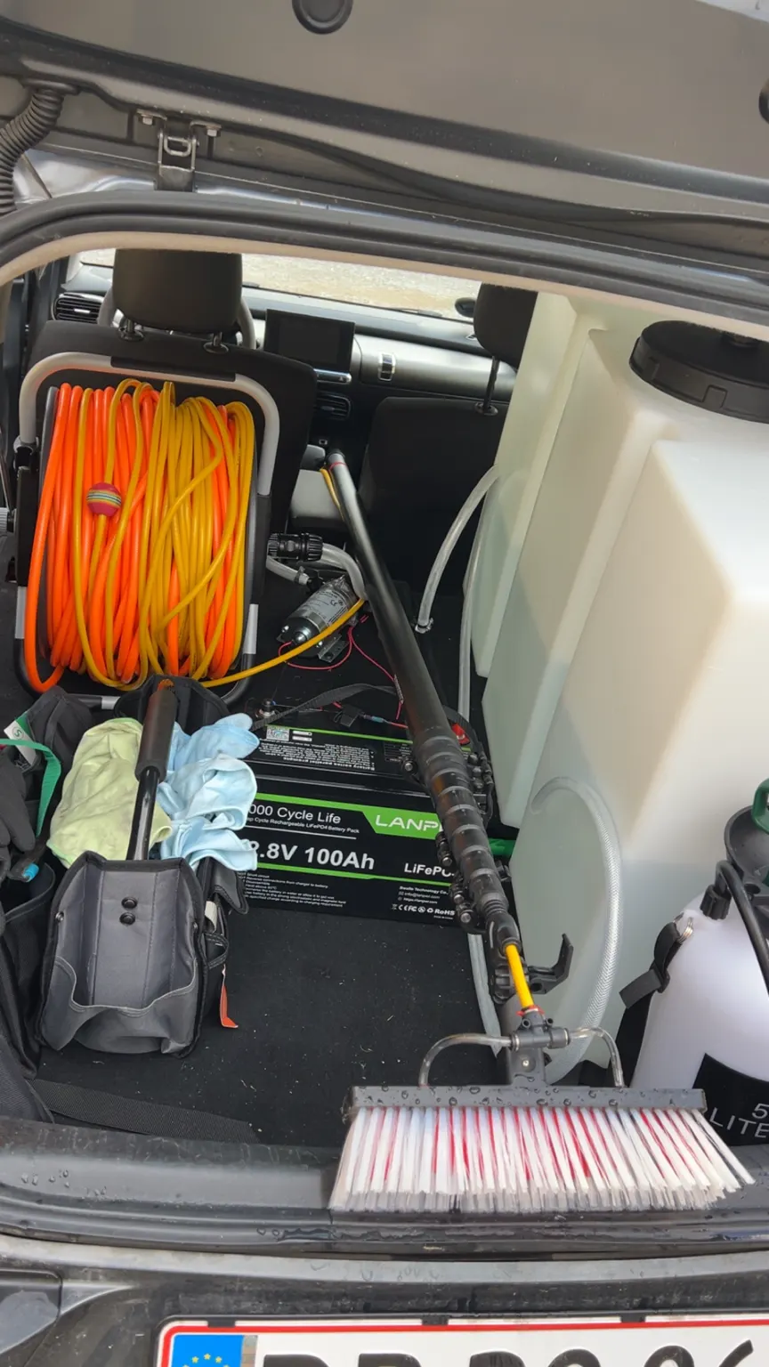 DustAway servicevogn på vej til opgave på rute i Hedensted